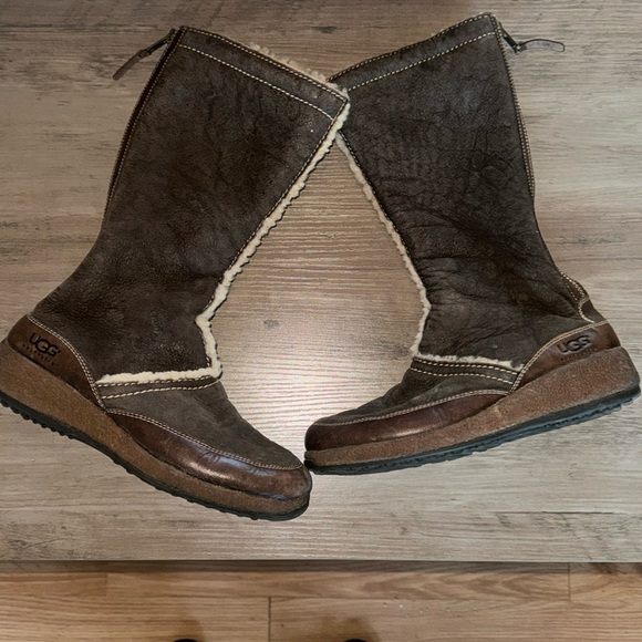 UGG Shoes - Ugg Tall Sherpa Back Zip Boots Size 8